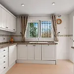 Awesome 3 Bedroom Apart. W/ 4 Terraces, Pool & Parking Appartamento