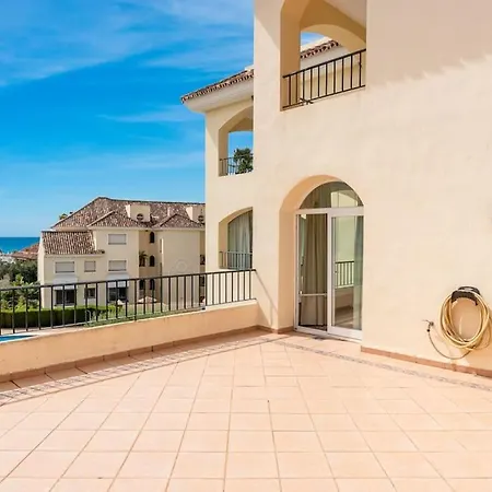 Awesome 3 Bedroom Apart. W/ 4 Terraces, Pool & Parking Appartement *