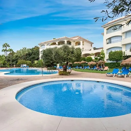 Awesome 3 Bedroom Apart. W/ 4 Terraces, Pool & Parking Apartment