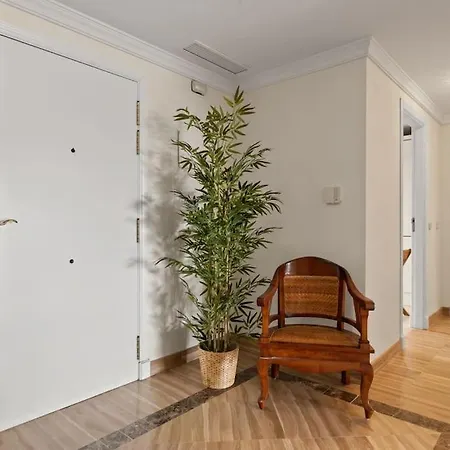 Awesome 3 Bedroom Apart. W/ 4 Terraces, Pool & Parking Apartment