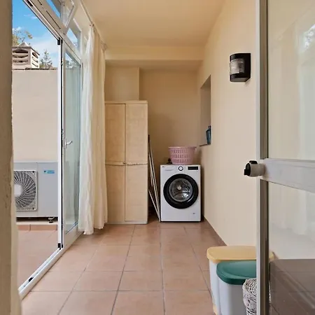Apartment Awesome 3 Bedroom Apart. W/ 4 Terraces, Pool & Parking Marbella