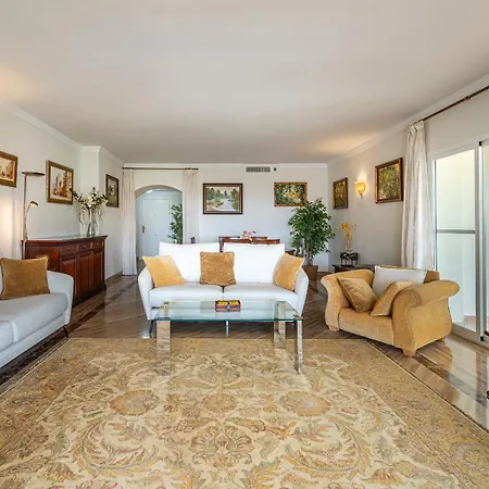 Appartement Awesome 3 Bedroom Apart. W/ 4 Terraces, Pool & Parking Marbella